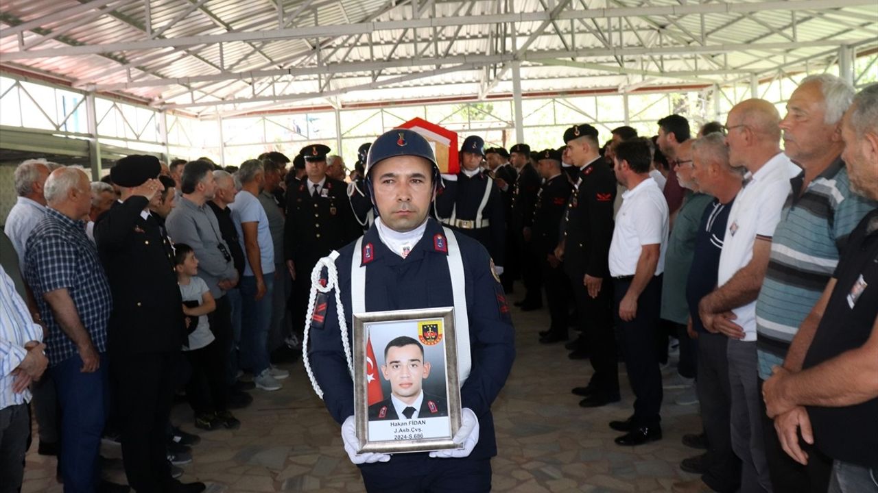 Samsun'da Boğulan Jandarma Astsubay Hakan Fidan, Ordu'da Defnedildi