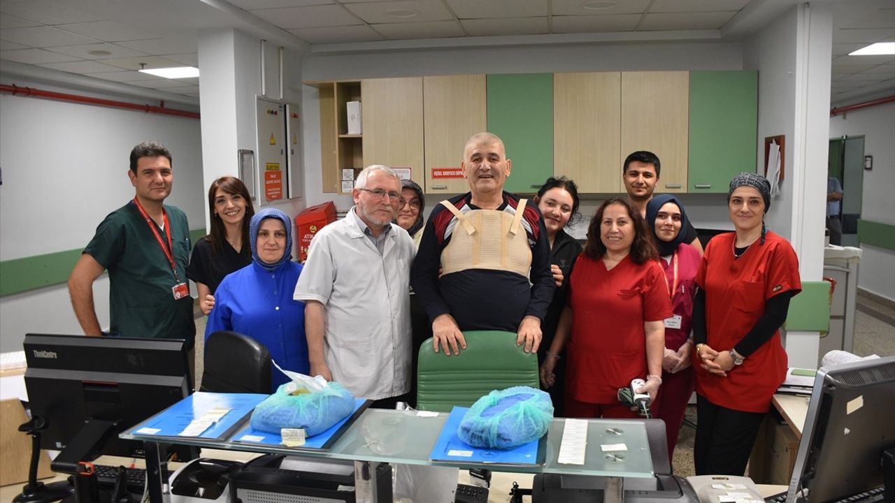 Samsun'da Çift Taraflı Şah Damarı Tıkanıklığına Açık Kalp Ameliyatı