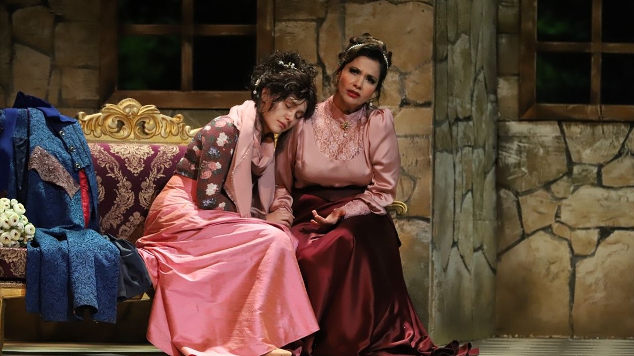 Samsun Devlet Opera ve Balesi'nden 'La Traviata' Performansı