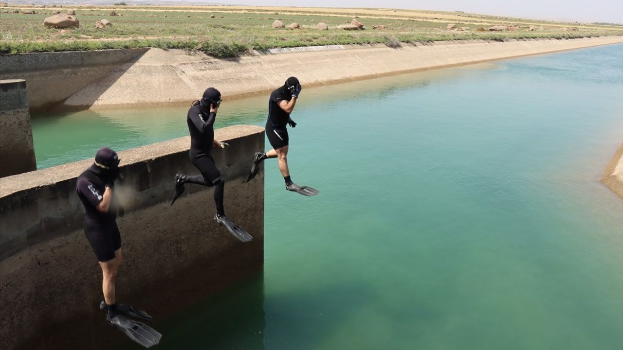 Şanlıurfa'da Akıntıya Kapılan Çocuğun Arama Çalışmaları Devam Ediyor