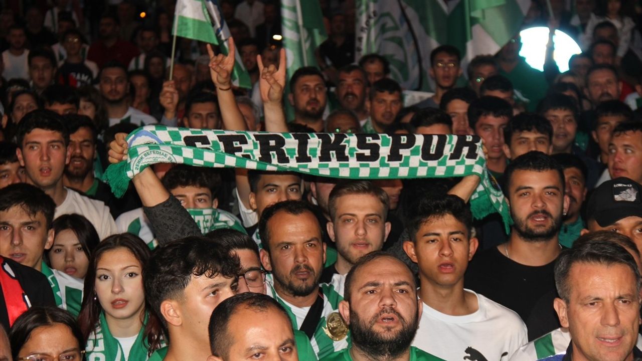 Serik Belediyespor 1. Lig'e Yükseldi: Kutlamalar Devam Ediyor