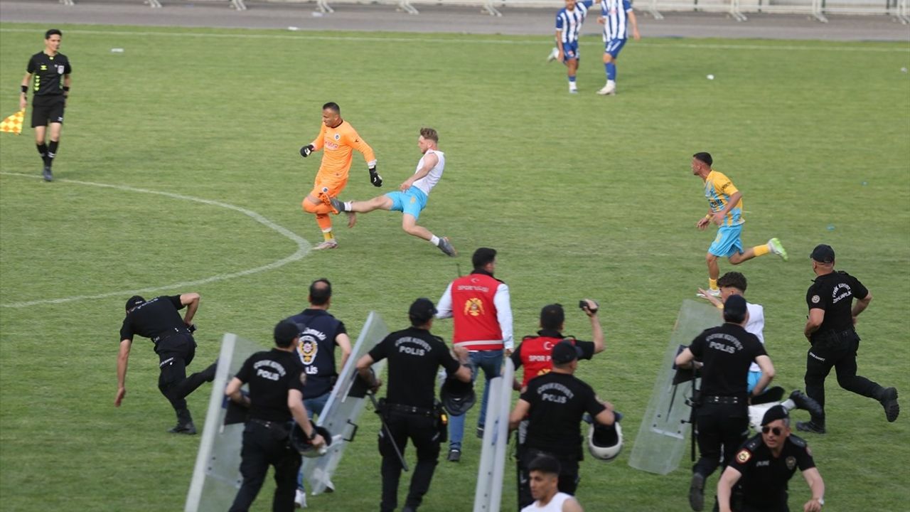 Siirt'te Tahammülsüzlük Futbol Maçında Kavga Çıkardı
