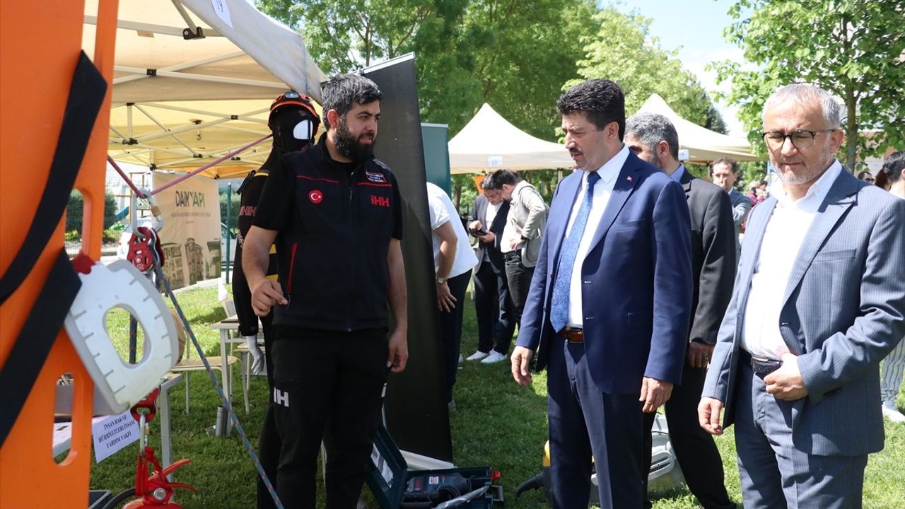 SUBÜ Kariyer Zirvesi 2025: Öğrenciler ve İşverenler Buluştu