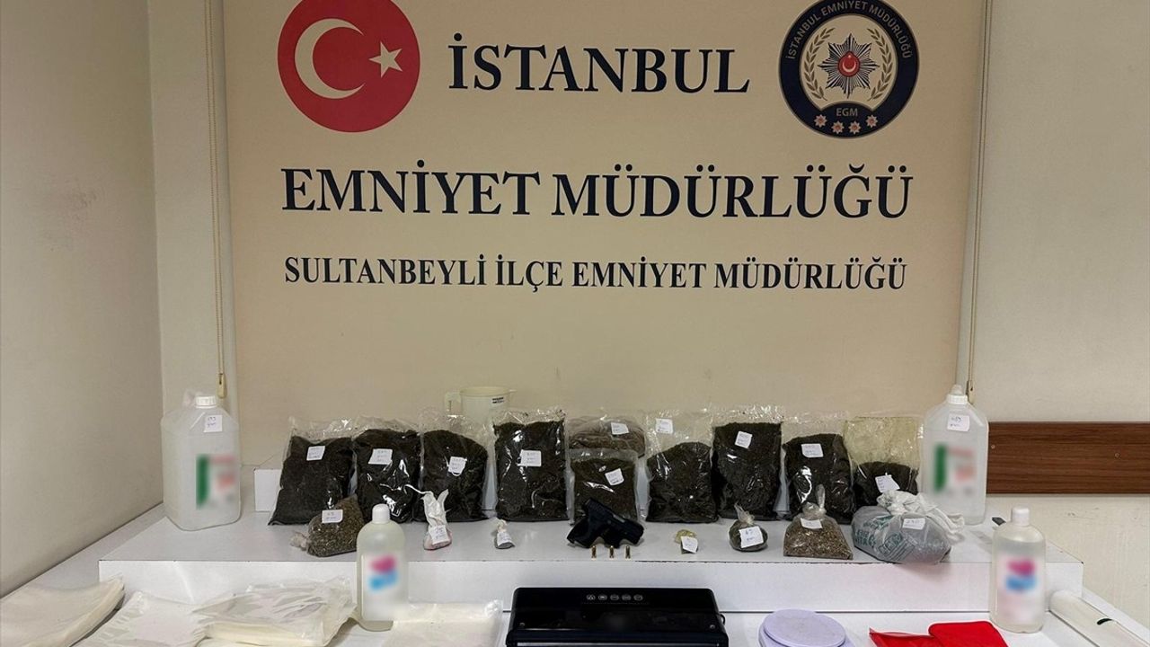 Sultanbeyli'de Uyuşturucu Operasyonu: 2 Şüpheli Tutuklandı