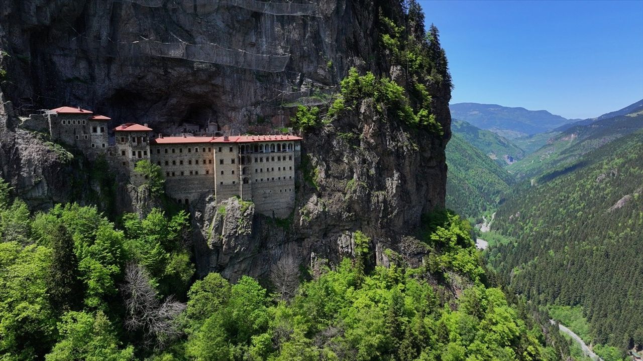 Sümela Manastırı Ziyaretçi Sayısında Artış Bekleniyor