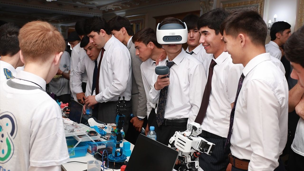 Tacikistan'da TİKA'nın desteklediği Bokhtar IT-Forum 2025