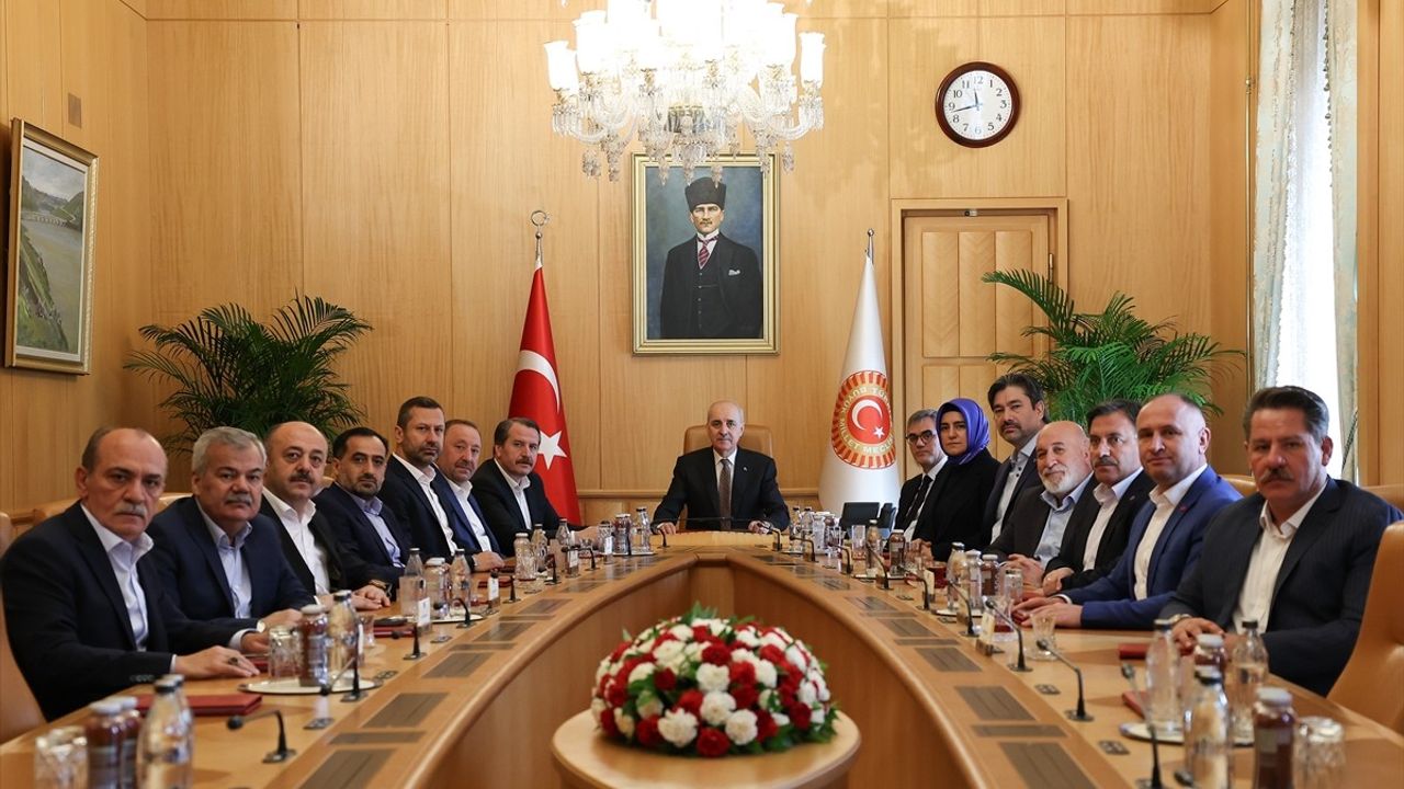 TBMM Başkanı Kurtulmuş, Memur-Sen ile Aile Korunmasına Destek Verdi