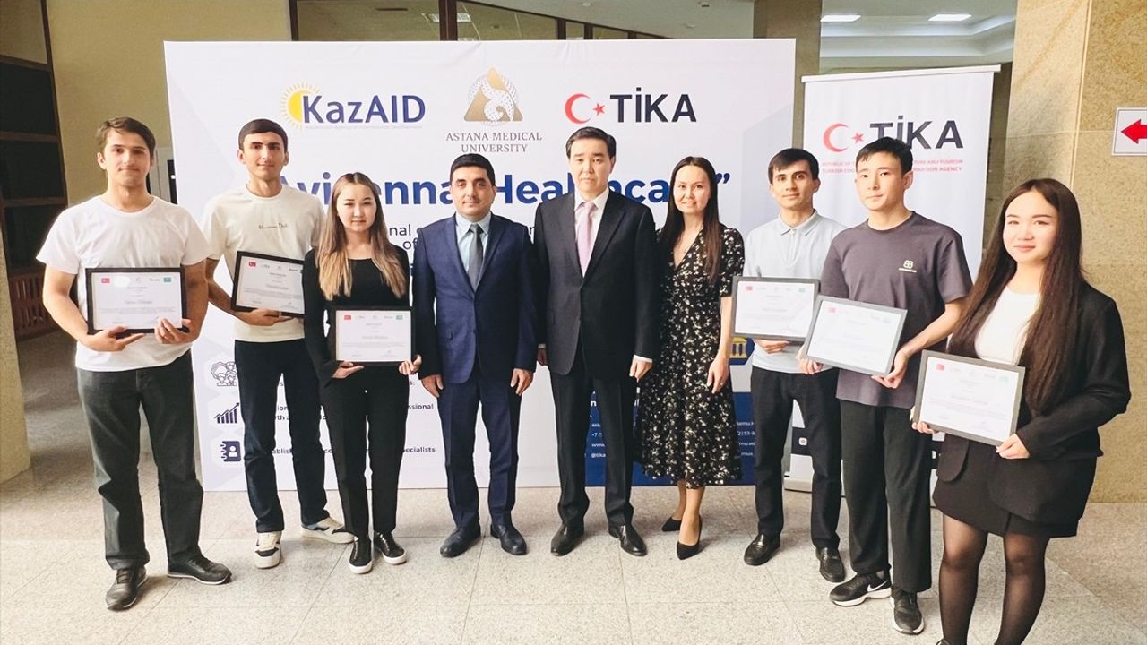 TİKA, Kazakistan'da Kırgız ve Tacik Tıp Öğrencilerine Eğitim Verdi