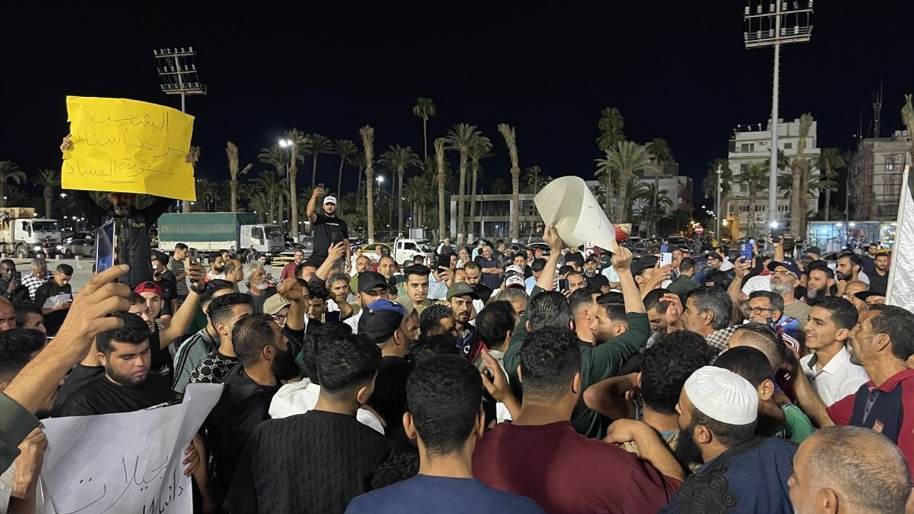 Trablus'taki Gösterilerde Katılım Düşüşü