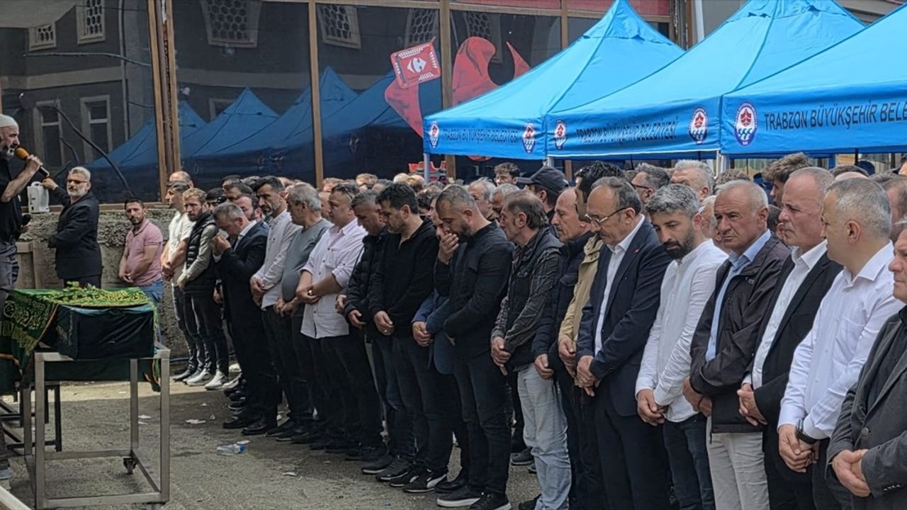 Trabzon'da Yaz Tragedisi: İki Çocuk Denizde Tehlike Geçirdi