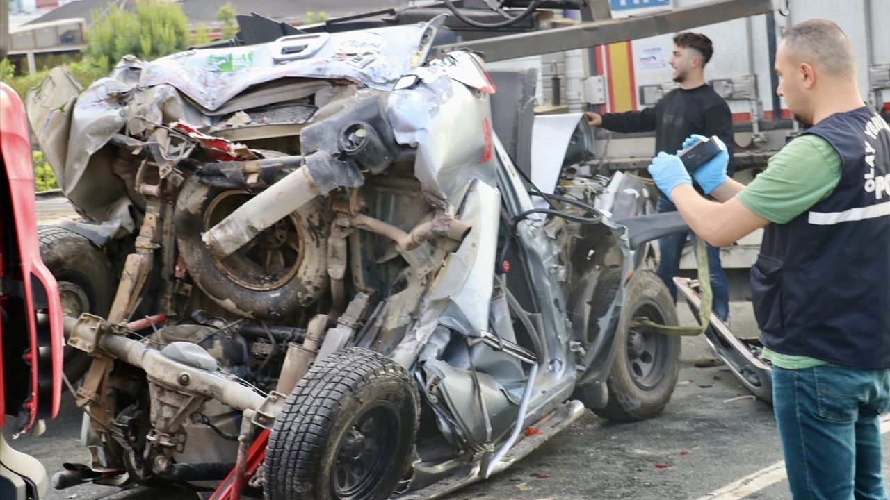 Trabzon'da Zincirleme Trafik Kazası: 3 Yaralı