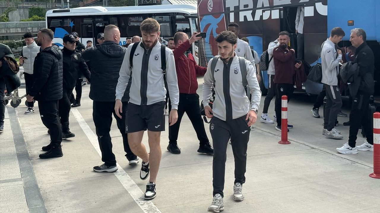 Trabzonspor, Kasımpaşa Maçı İçin İstanbul'a Gitti