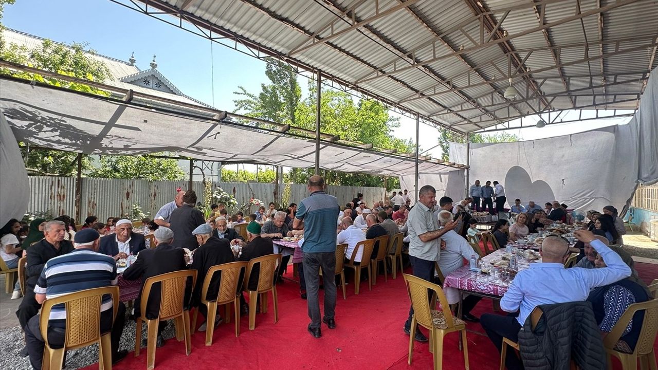 Türk İş İnsanlarından Ahıskalı Türkler İçin Dayanışma Programı