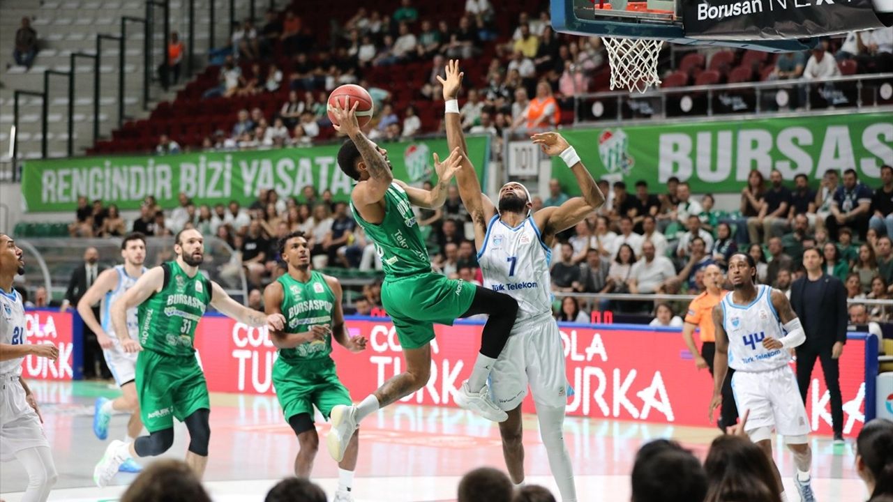 Türk Telekom, Bursaspor Yörsan'ı Geçerek Play-Off'a Yükseldi
