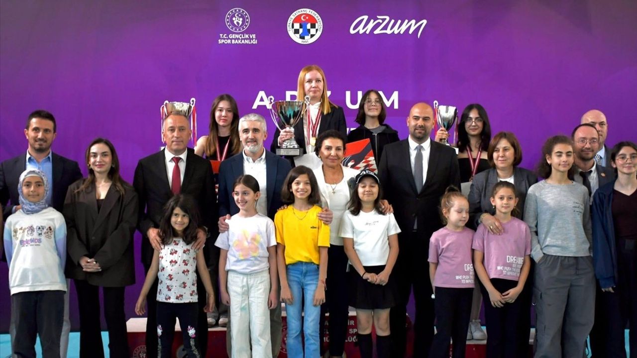 Türkiye Kadınlar Satranç Şampiyonası'nda Ekaterina Atalık Zaferi
