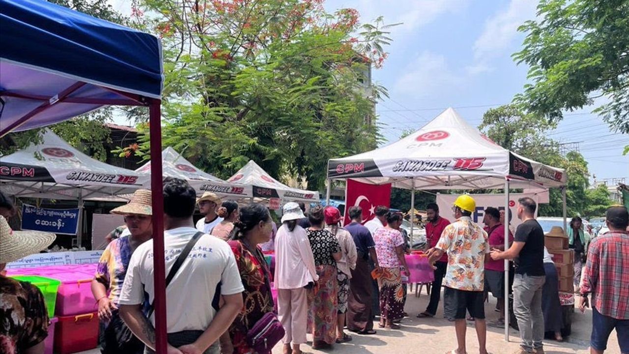 Türkiye, Myanmar Depremzedelerine Yardım Gönderdi