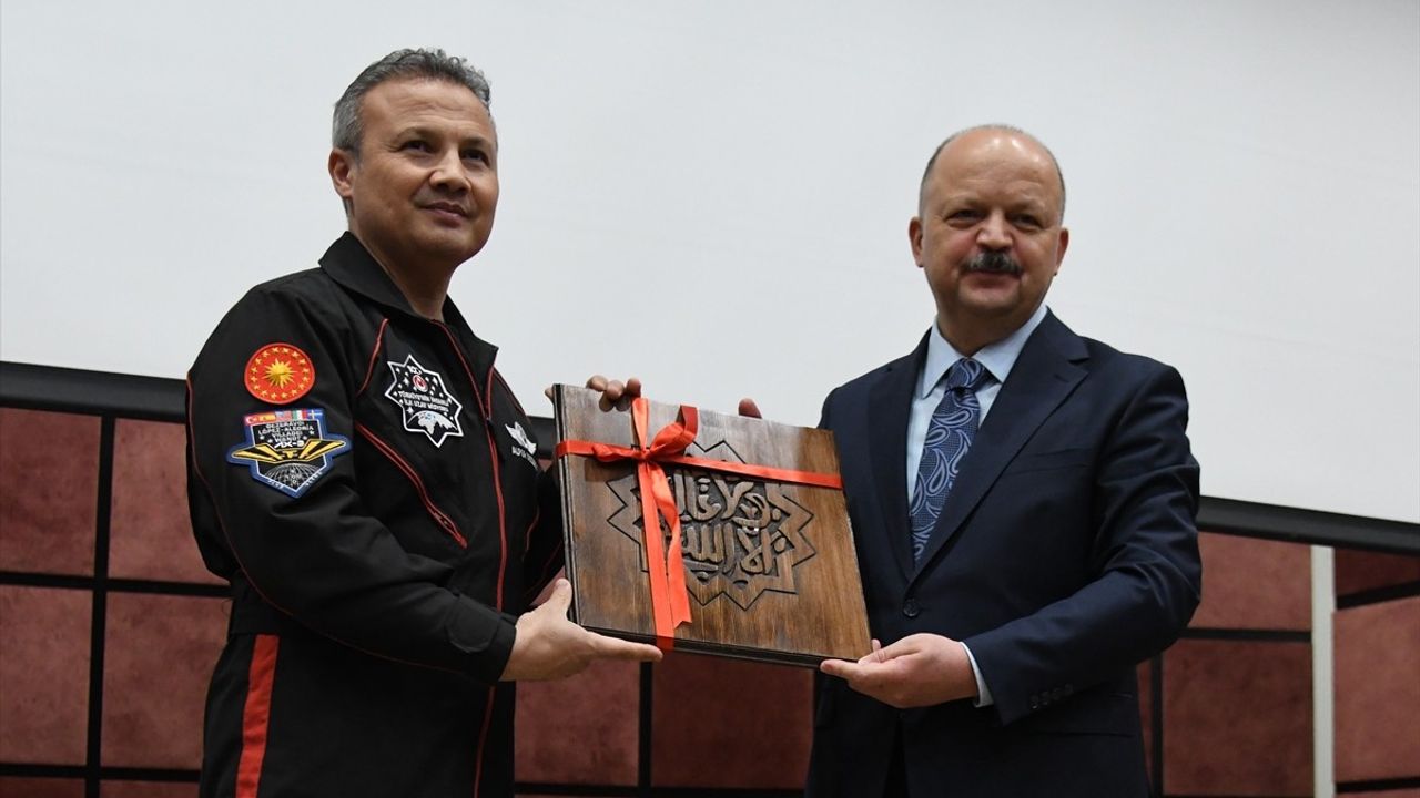 Türkiye'nin İlk Astronotu Alper Gezeravcı, Uzay Hedeflerini Anlattı