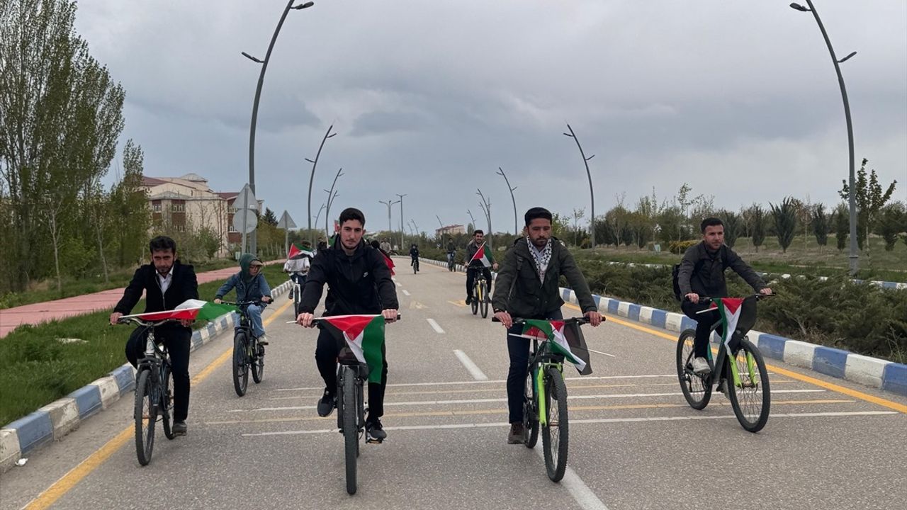 Van'da Akademisyenler ve Öğrenciler, Filistin İçin Pedal Çevirdi