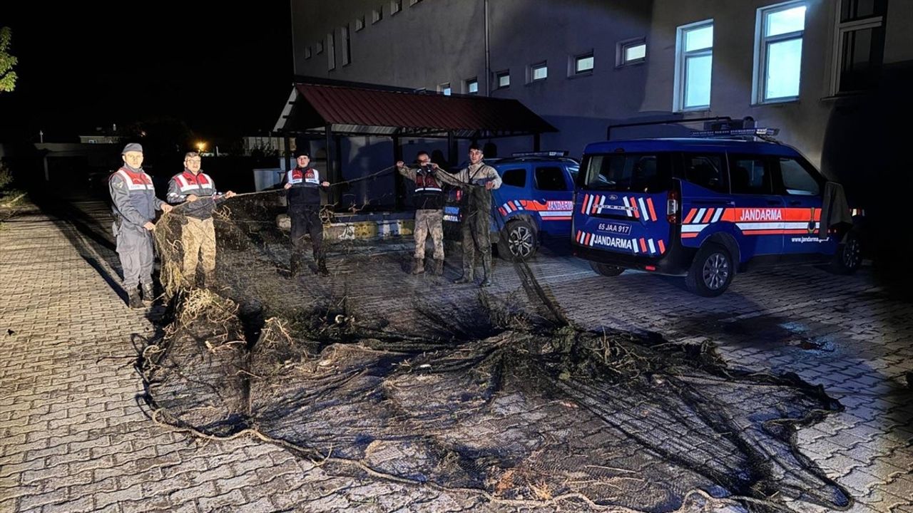 Van'da Kaçak İnci Kefali Operasyonu