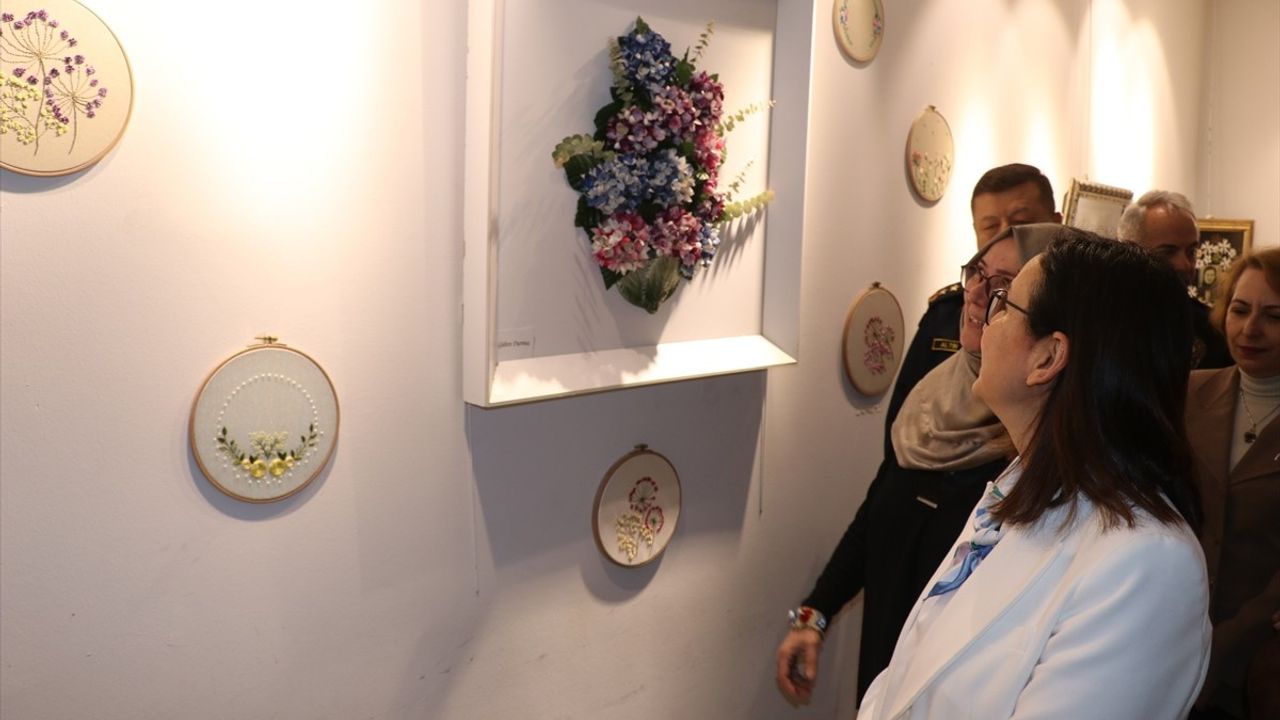 Yalova'da İpek Koza İşlemeciliği Kursu Sergisi Açıldı