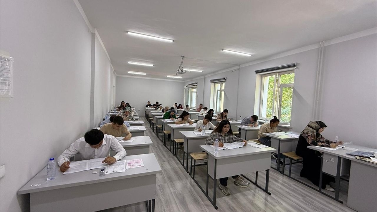 Yunus Emre Enstitüsü'nden Özbekistan'da Türkçe Yeterlik Sınavı
