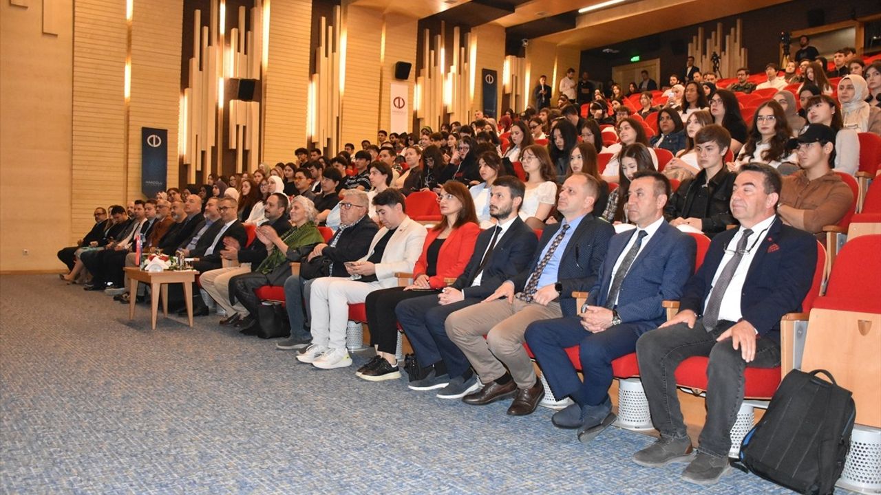 Yunus Emre'nin İzinde Türkçe ve Kültürel Değerler