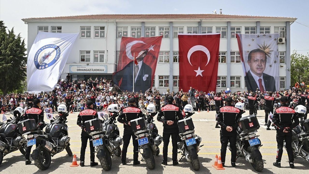 Yunus Polisleri 19 Mayıs Etkinliklerinde Gösteri Düzenledi