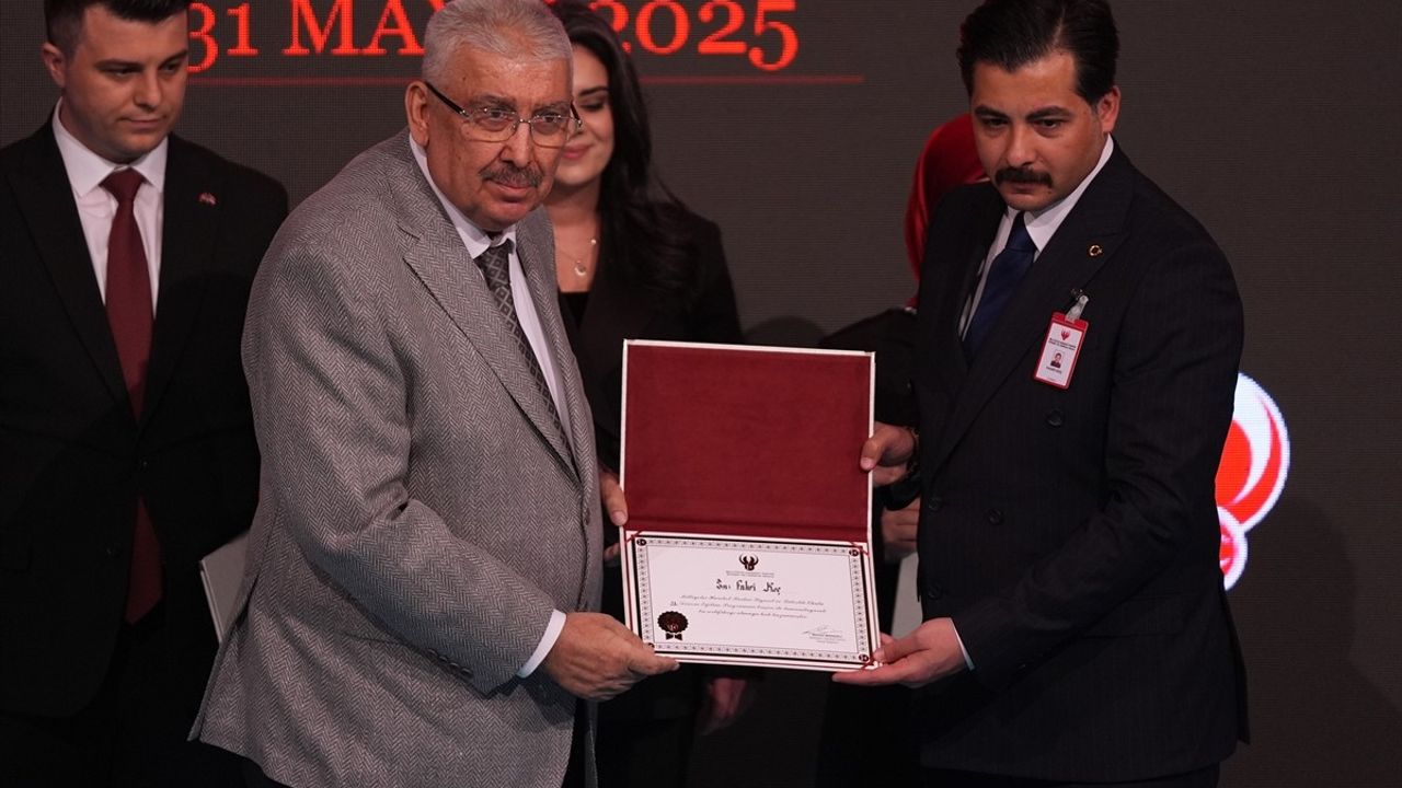 Zühal Topcu'dan Liderlik ve Siyaset Vurgusu