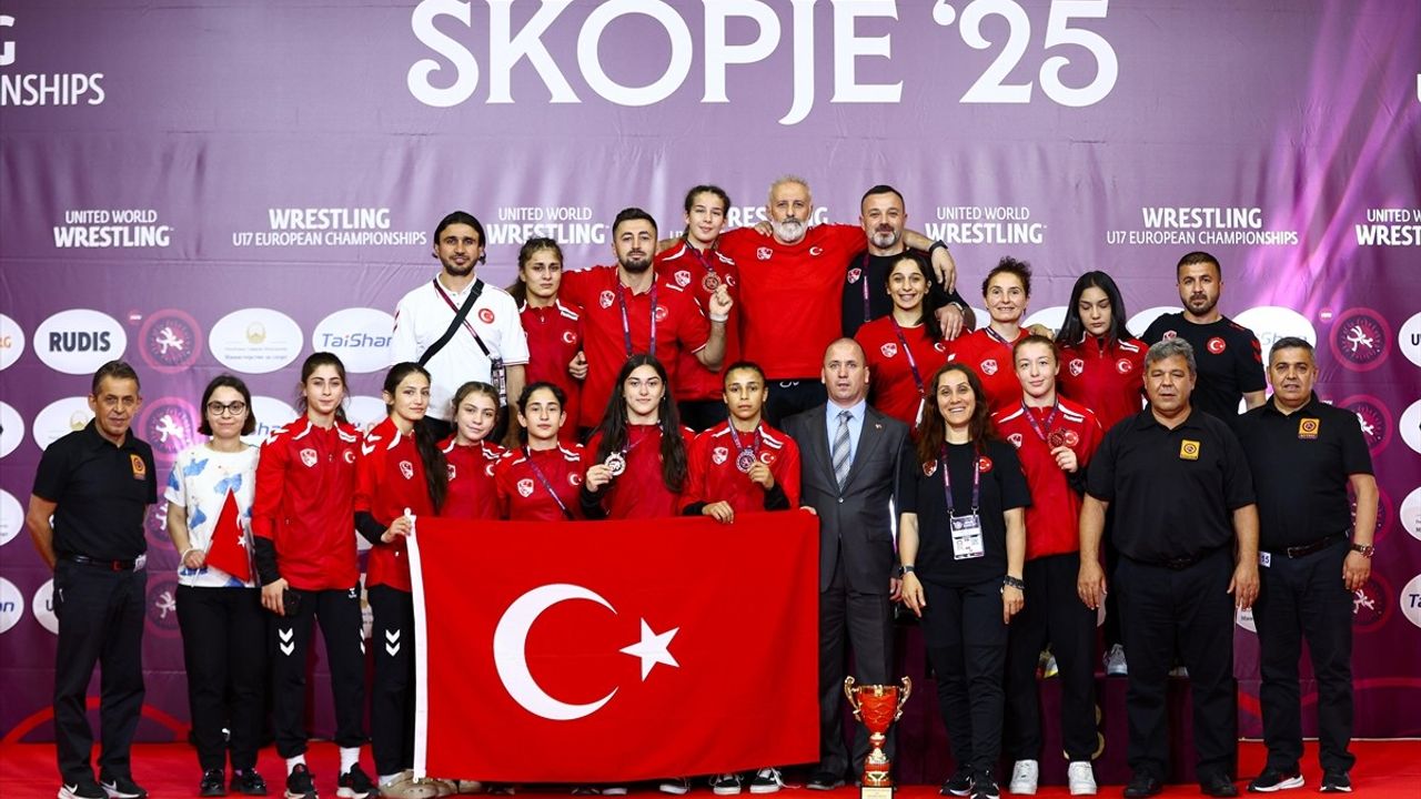 3. Kez Zirvede: Milli Kadın Güreşçiler Avrupa Şampiyonası'nda Başarı Elde Etti