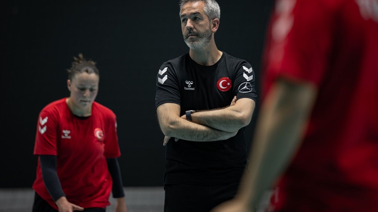 A Milli Kadın Hentbol Takımı Başantrenörü David Ginesta Montes: "Başarı İçin Zaman Gerek"