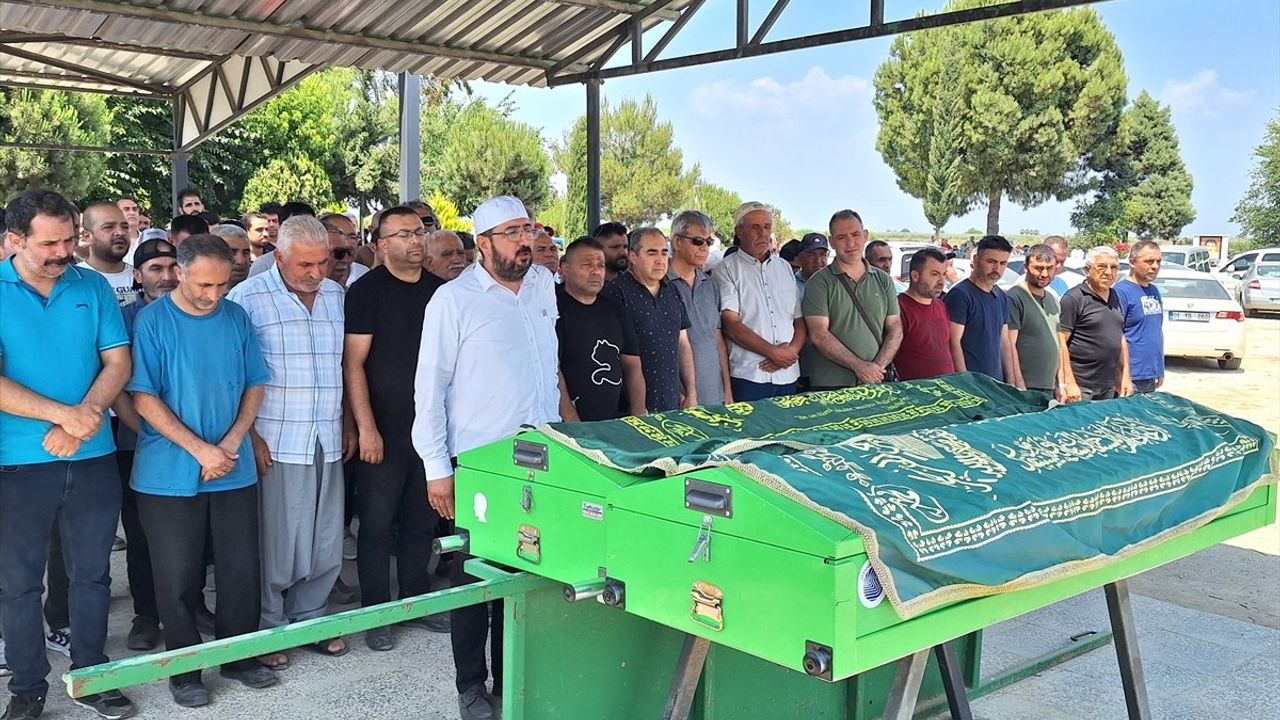 Adana'da Üzücü Kaza: Baba ve İki Kızı Hayatını Kaybetti