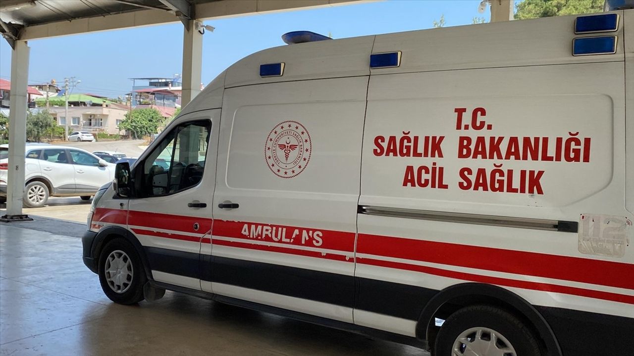 Adana'daki Orman Yangınına Müdahale Sırasında Devrilen Arazöz 2 Personeli Yaraladı