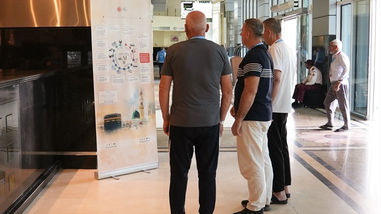 Adım Adım Hac İbadeti: Diyanet'ten Hacı Adaylarına Özel İnfografik