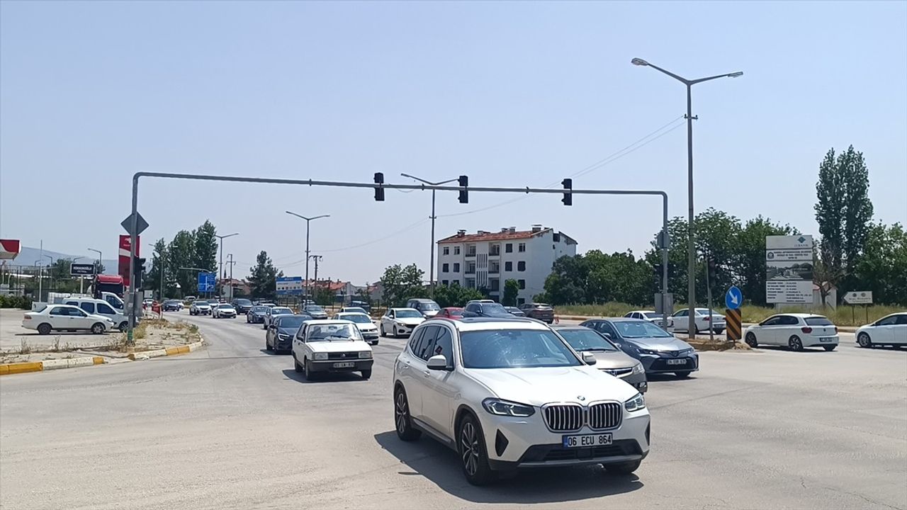 Afyonkarahisar'da Bayram Dönüş Trafiği Akıcı Yoğunluk Oluşturdu