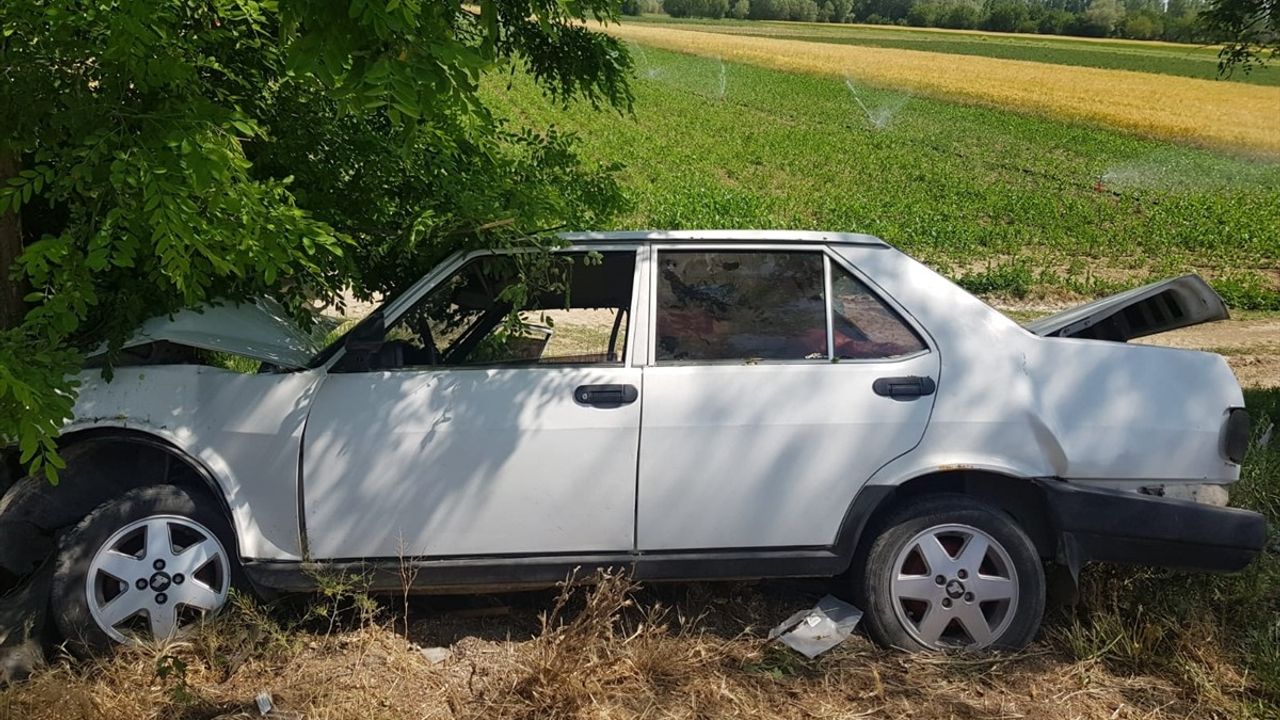 Afyonkarahisar'da İki Araç Çarpıştı: 6 Yaralı