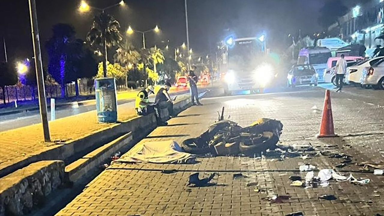 Alanya'da Motosiklet Kazası: İki Genç Hayatını Kaybetti