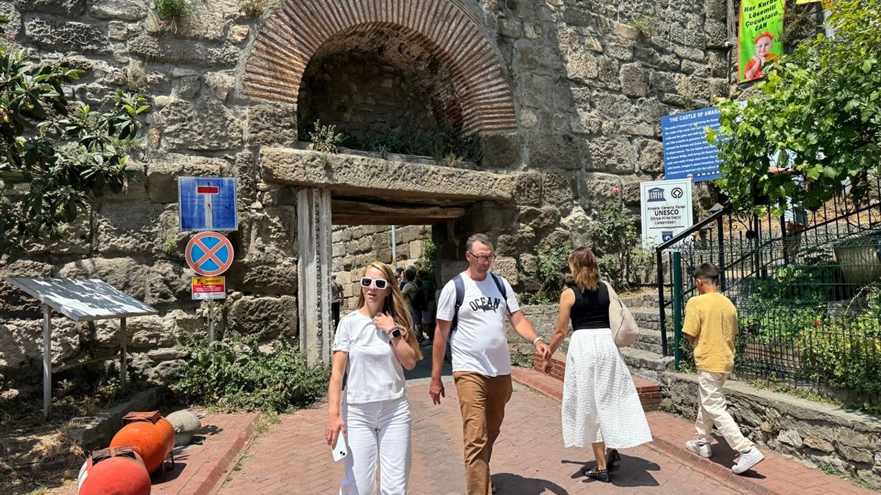 Amasra Bayramda Nüfusunun 10 Katı Misafir Ağırladı