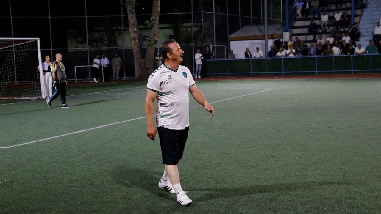 Anahtar Parti Genel Başkanı Ağıralioğlu Kocaeli'de Futbol Oynadı