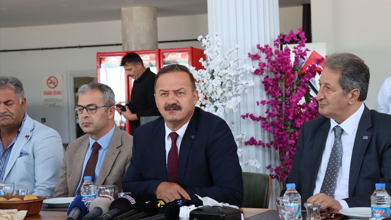 Anahtar Parti Genel Başkanı Yavuz Ağıralioğlu Erzincan'da