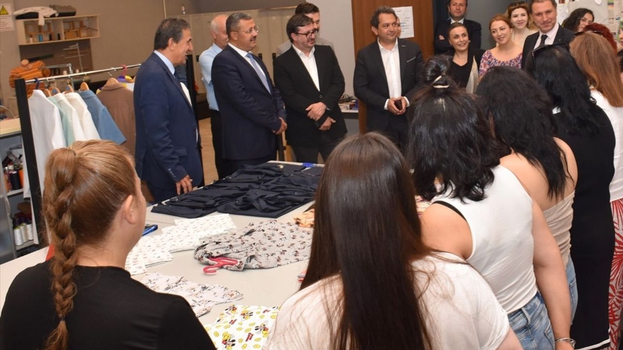 Ankara'da Kadın Hükümlüler İçin İstihdam Programı Sertifika Töreni