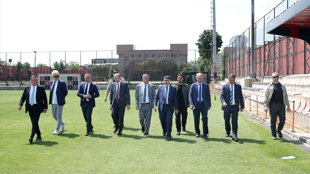 Ankara Valisi Vasip Şahin Gençlerbirliği'ni Ziyaret Etti