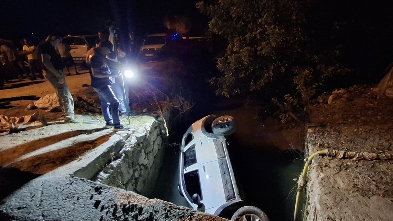 Antalya'da Sulama Kanalına Düşen Araçta İki Can Kaybı