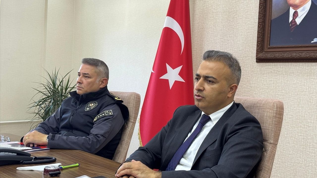 Ardahan'da Yıldırım Çarpmasıyla 3 Çoban Hayatını Kaybetti