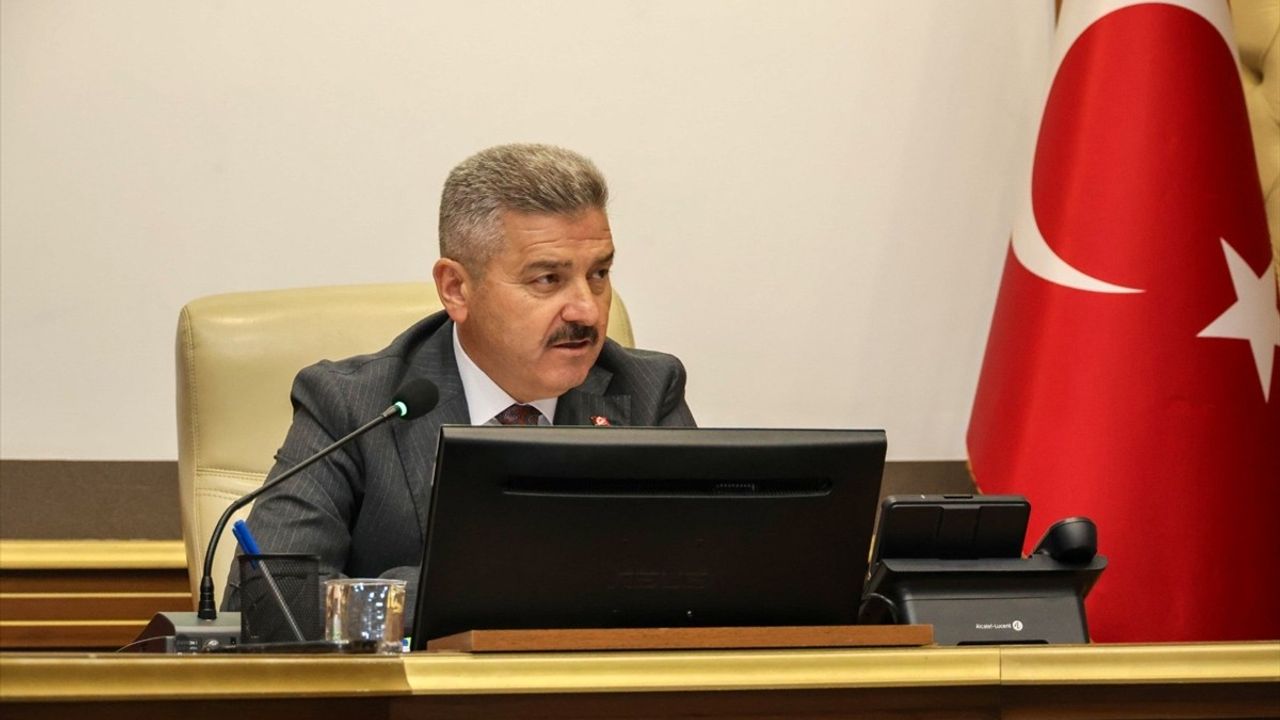 Artvin'de Taşkın Koruma Projeleri Hızla İlerliyor