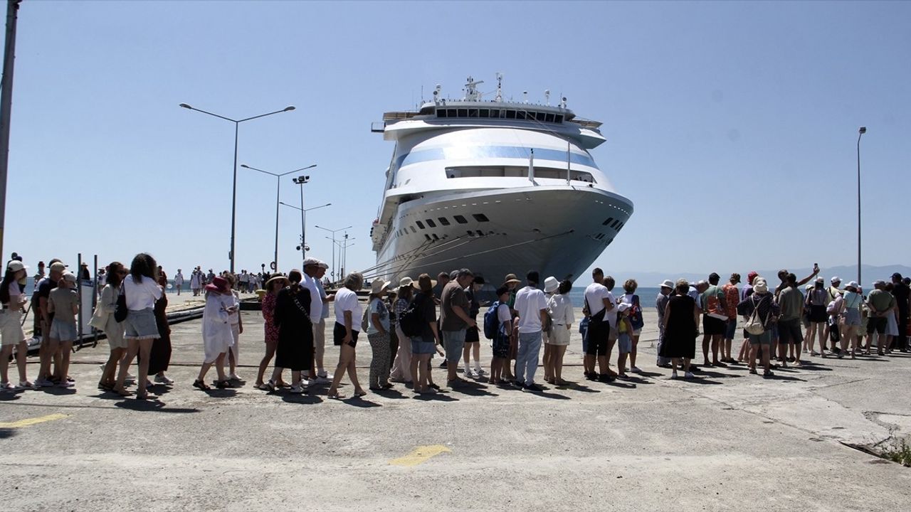 Astoria Grande Kruvaziyeri Sinop'u Ziyaret Etti