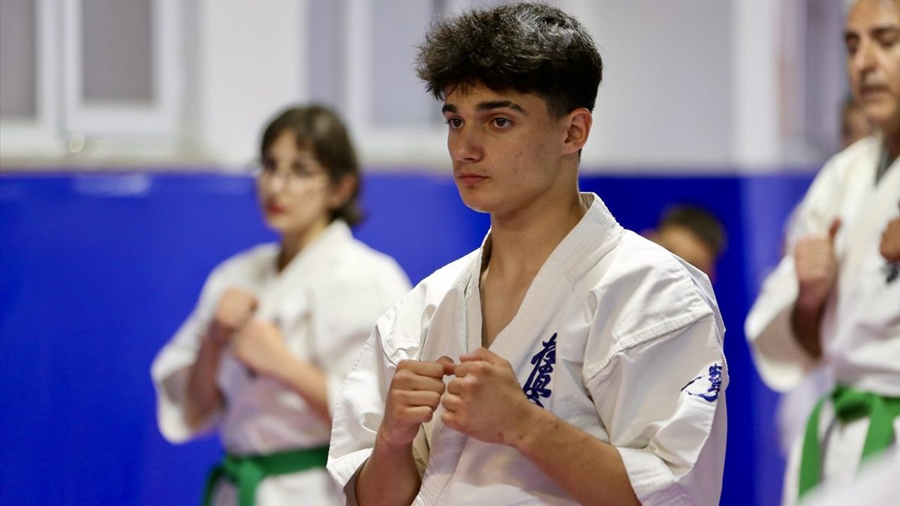 Avrupa Şampiyonu Karatecilerin Hedefi Dünya Birinciliği