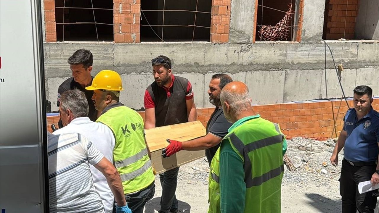 Bağcılar'da Babasını Öldüren Genç Gözaltına Alındı