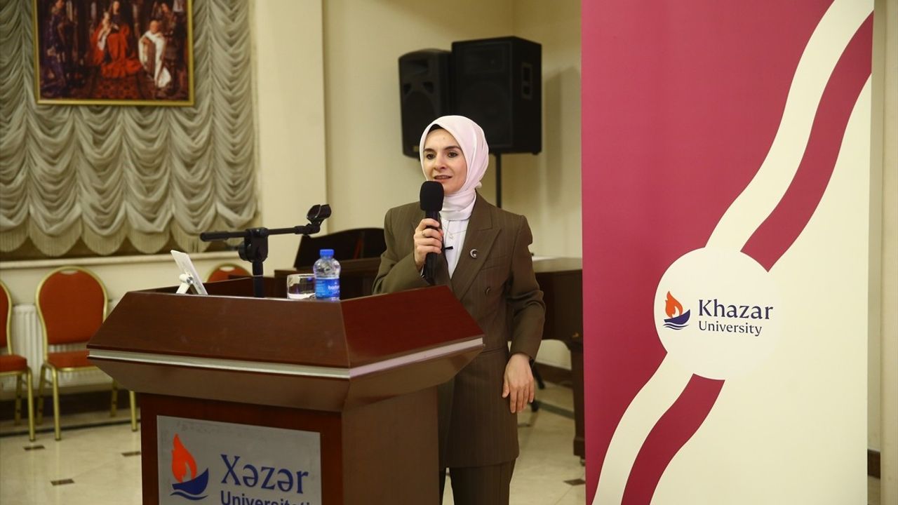 Bakan Göktaş Azerbaycan'da Gençlerle Buluştu