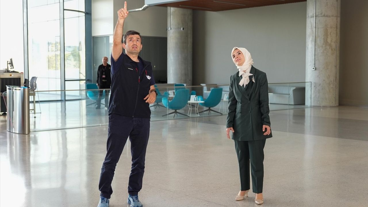 Bakan Göktaş, Koruma Altındaki Çocuklarla Baykar Teknoloji'yi Ziyaret Etti