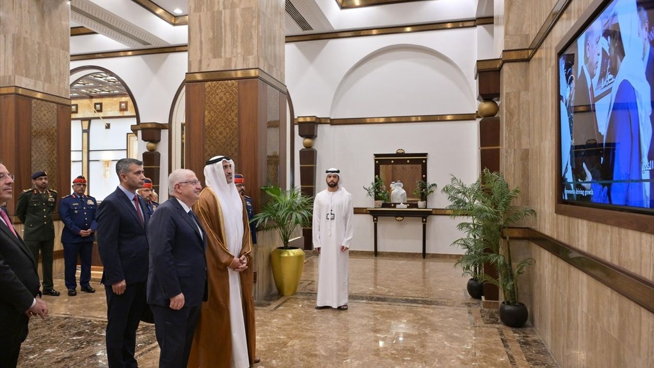 Bakan Güler, BAE'li Mevkidaşı ile Savunma ve Güvenlik Üzerine Görüştü